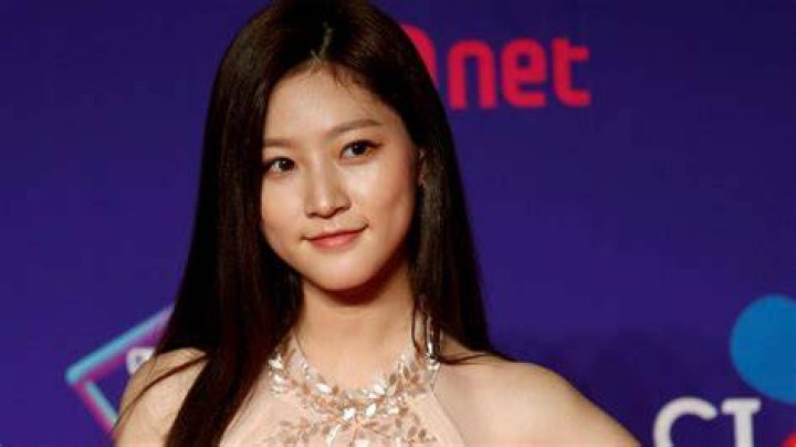 Kim Sae Ron's Instagram story update sparks relationship speculations