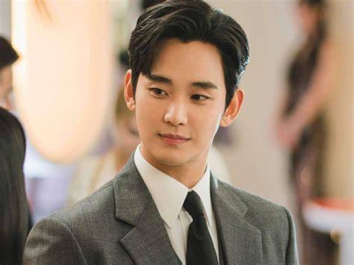 Kim Soo Hyun (김수현) MyDramaList